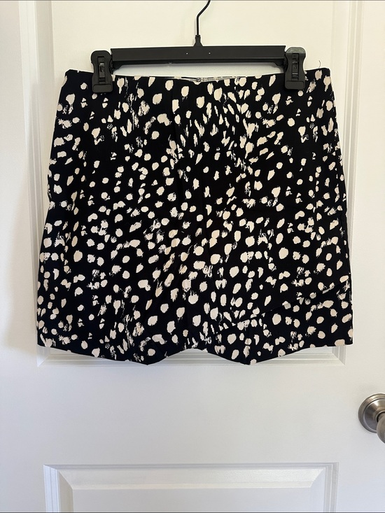 Versona Dresses & Skirts - Versona Black and White Print Women's Skort